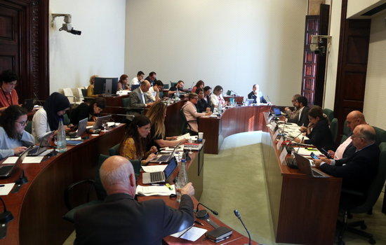 A Catalan parliament social affairs committee meeting with minister Chakir el Homrani (by Pol Solà)